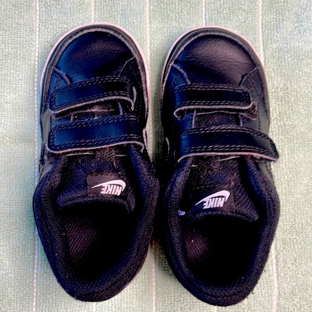 Nike low court toddler shoes